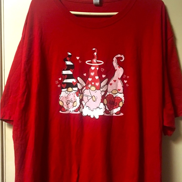 Gnomes 
Women’s Shirt 
Size 4XL 
Red 
Short Sleeve 
Top 
Excellent Condition - Picture 1 of 12
